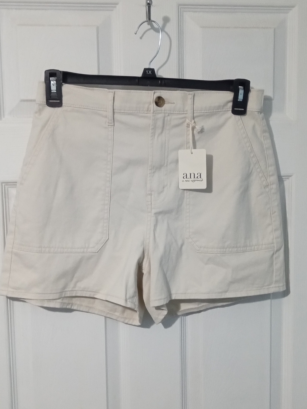 a.n.a Light Cream Cargo Shorts with Front Patch Pockets